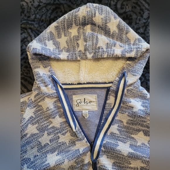 Soho Threads Zip Up Sweater - Picture 3 of 4